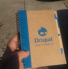 Drupal Hétvége jegyzetfüzetét először fogom a kezembe.